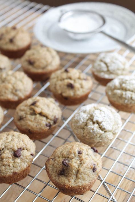 Mini Banana Oatmeal Muffins, Oatmeal Mini Muffins, Oatmeal Banana Bread, Mini Muffin Recipe, Mini Banana Muffins, Banana Oatmeal Muffins, Mini Bananas, Banana Bread Muffins, Oat Muffins