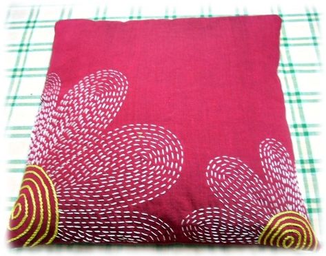 .: Sashiko Pillow Patterns, Diy Cushion Covers, Nice Flower, Cushion Embroidery, Pillow Inspiration, Cushion Cover Designs, Sashiko Embroidery, Pola Sulam, Sewing Pillows