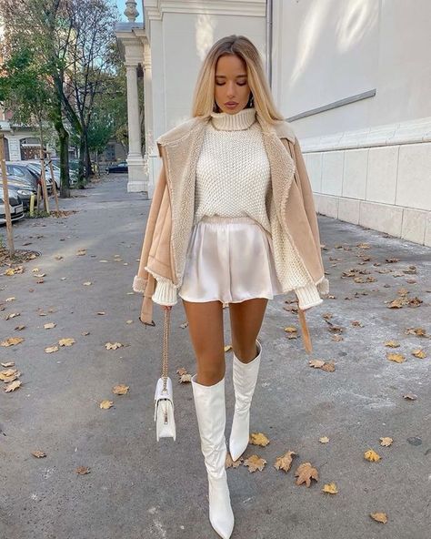 Boots Ootd, Chic Fall Fashion, Fall Boots Outfit, Winter Fashion Outfits Casual, Estilo Preppy, Trendy Fall Outfits, Layering Outfits, White Boots, Outfit Inspo Fall