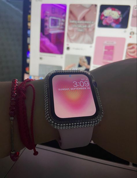 Apple Watch Series 9 Pink, Pink Apple Watch Aesthetic, Girly Apple Watch, Pink Apple Watch Wallpaper, Hello Kitty Apple Watch, Pink Watch Face, Apple Watch Pink, Apple Watch Necklace, Apple Watch Aesthetic