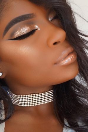 New Year's Makeup Inspo  - 15 Glam Makeup Looks You'll Want To Try On New Year's Eve Nye Eye Makeup, New Years Makeup Ideas, Stylized Photoshoot, New Years Eve Makeup Looks, Camera Ready Makeup, New Years Makeup, New Year's Eve Makeup, Glam Makeup Looks, Dinner Makeup