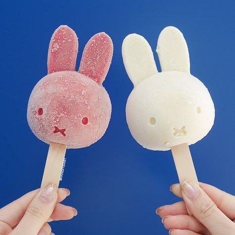 We are 2 of a kind . | #hangrydiarysweet 500 Hennessy Road Causeway bay Hong Kong Miffy Ice Pop 6.5/ 50HKD   find us on Snapchat: hangrydiary Tag your friends Kawaii Sweets, Korea Food, Kawaii Dessert, Japanese Dessert, Japanese Snacks, Japanese Sweets, Ice Pops, Kawaii Food, Cute Desserts