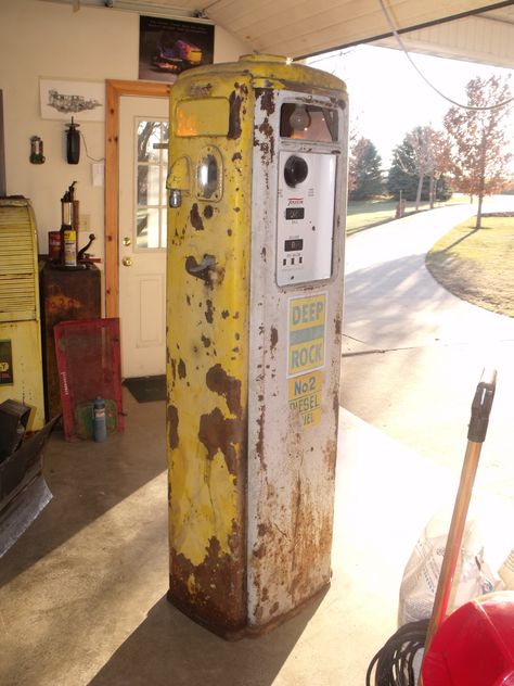 Tall 39 Tokheim Gas Pump Rustic Poster, Old General Stores, Vintage Gas Station, Rust Never Sleeps, Old Gas Pumps, Vintage Gas Pumps, Cool Garages, Pompe A Essence, Old Gas Stations