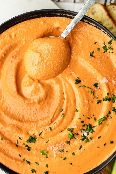 Spicy Red Pepper Hummus, Cava Hummus Recipe, Cava Sauces, Copycat Cava Recipes, Cava Recipes, Cava Copycat, Red Pepper Hummus Recipe, Keto Dips, Spicy Hummus