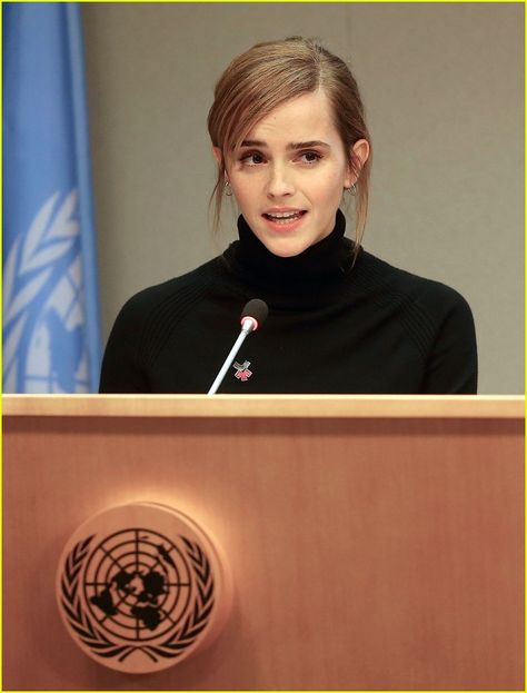 Emma Watson Celebrates HeForShe's Two Year Anniversary Emma Watson Style, Emma Thompson, Badass Women, British Actresses, Moda Vintage, Hermione Granger, United Nations, Emma Watson, Hermione