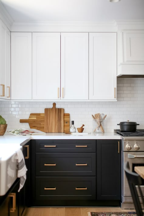 Black Lower Cabinets White Upper, Townhome Remodel, Black Lower Cabinets, White Upper Cabinets, Kitchen Soffit, Lower Cabinets, Condo Remodel, Kabinet Dapur, Condo Kitchen