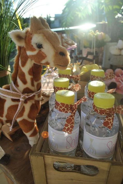 Drinks at a giraffe baby shower party! See more party planning ideas at CatchMyParty.com! Giraffe Gender Reveal Ideas, Giraffe Shower Ideas, Giraffe Baby Shower Theme Boy, Baby Shower Giraffe Theme, Giraffe Baby Shower Theme, Giraffe Cupcakes, Giraffe Birthday Parties, Baby Shower Brunch Food, Zoo Baby Shower