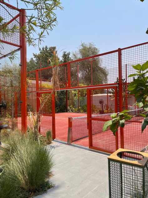 Paddle Tennis Court Design, Pink Tennis Court, Sport Club Design, Tennis Club House, Paddle Court, Tennis Court Design, Sports Facility Architecture, Pink Tennis, Wimbledon Tennis