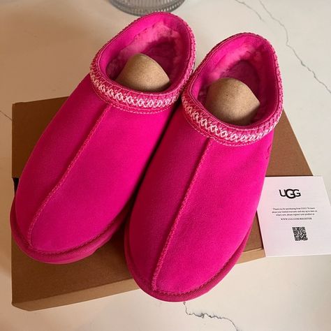 UGG Tasman size 9 womens Colour Carnation bright pink Hot Pink Tasman Uggs Outfit, Pink Tasman Uggs, Pink Ugg Tasman, Hot Pink Uggs, Ugg Tasmans, Tasman Uggs Outfits, Cute Uggs, Tasman Slippers, Pink Uggs