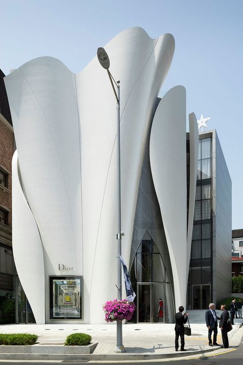 Gallery of House of Dior Seoul / Christian de Portzamparc - 13 Dior Seoul, Christian De Portzamparc, House Of Dior, Santiago Calatrava, Frank Gehry, Zaha Hadid Architects, Structure Architecture, Commercial Architecture, Minimalist Architecture