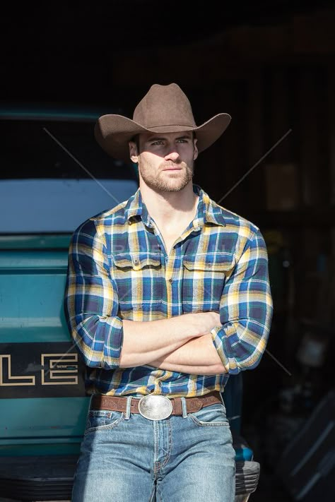 Country Style Outfits Mens, Cowboy Outfits Men, Mens Cowboy Style, Western Business Casual, Cowboy Outfit For Men, Hot Cowboy, Cowboy Photography, Cowboy Outfit, Country Cowboy