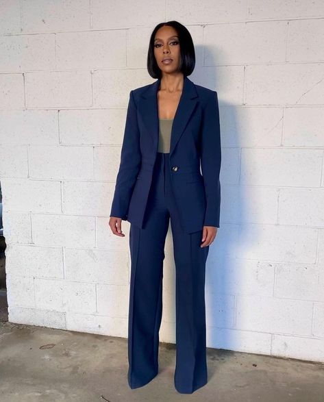 Outfit With Blazers For Women, Women Suits Outfits, Women In Suits Business, Yodit Tewolde, Blazer Work Outfits Women, Suits Black Women, Black Women Suits, Black Women In Suits, Blazers For Women Outfits