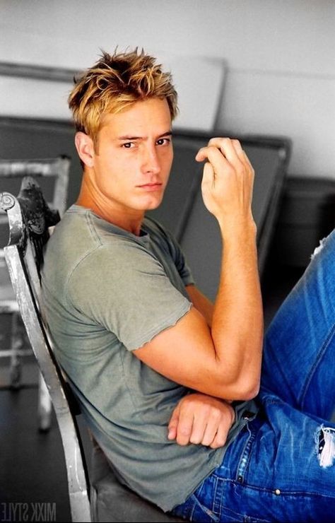 Justin Hartley Smallville, Superman Story, Justin Hartley, Young Celebrities, Male Photography, Smallville, Attractive Guys, Man Crush, Car Collection