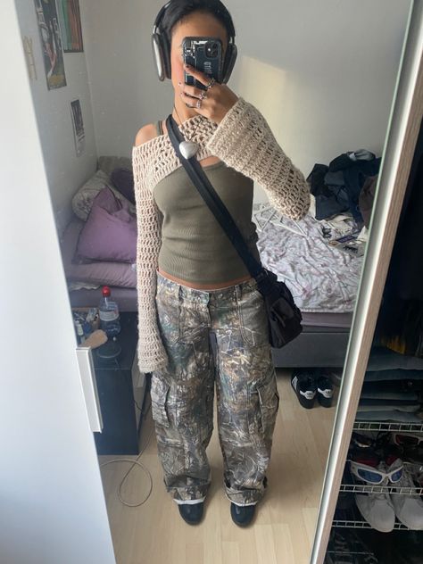 Boiler Room Outfit, Warm Fall Outfits, Baggy Outfit Ideas, Boiler Room, Camo Outfits, Fasion Outfits, Earthy Outfits, Body Outfit, Thrifted Outfits