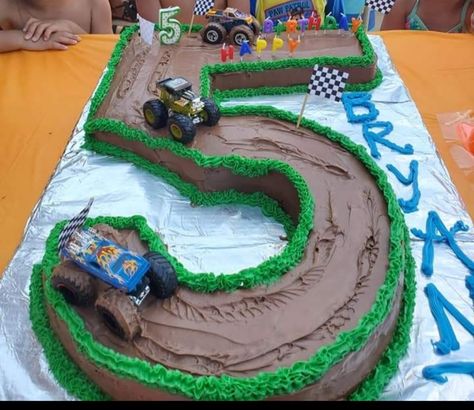 Birthday Cake Monster Truck, Cake Monster Truck, Monster Truck Birthday Party Ideas Food, Monster Jam Birthday Cake, Monster Jam Cake, Monster Truck Birthday Party Ideas, Monster Truck Cupcakes, Truck Birthday Party Ideas, Monster Truck Birthday Cake