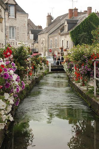 Loire Valley France, Chateau France, Loire Valley, Destination Voyage, I Want To Travel, Colmar, Alsace, Pretty Places, France Travel