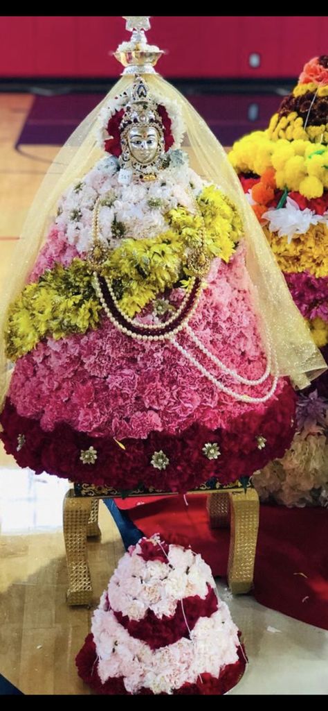 Unique Bathukamma Ideas, Creative Bathukamma Ideas, Bathukamma Outfit Ideas, Batukamma Decoration Ideas, Bathukamma Designs, Batukamma Decoration, Bathukamma Decoration Ideas, Bathukamma Images, Batukamma Images