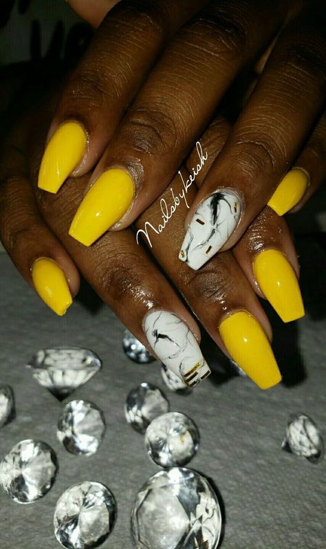 Nails Design Marble, Yellow And White Nails, American Nails, Welcome Christmas, Yellow Marble, Pinterest Nails, Nail Stuff, Blue Nail Designs, Super Nails