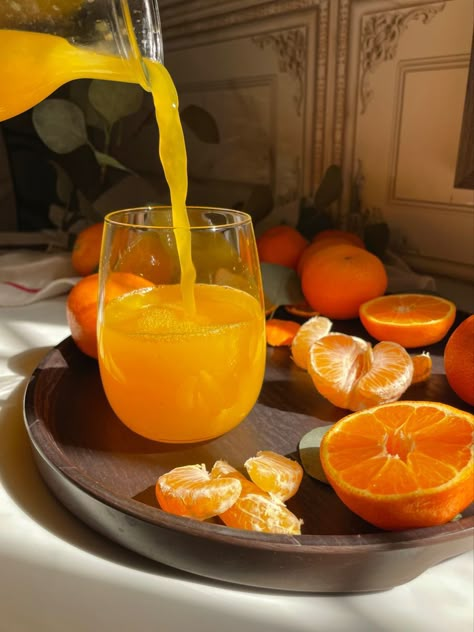 Mandarin juice Orange Juice Aesthetic, Homemade Orange Juice, Juice Aesthetic, Orange Juice Cocktails, Orange Juice Recipes, Mandarin Juice, Orange Juice Drinks, Juice Menu, Orange Drinks