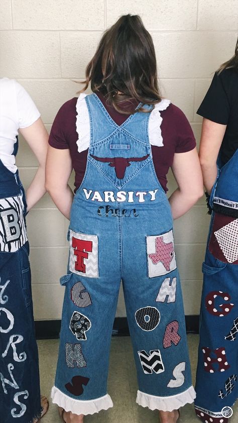 Senior Overalls, Senior Day, Homecoming Mums Diy, Jean Overalls, Family Diy, Texas Style, Face Mug, Painted Jeans, Homecoming Mums