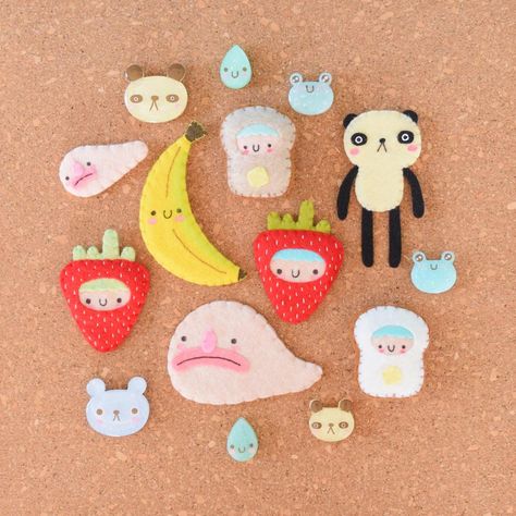 Handmade kawaii felt pins - SaoZen Plush Kawaii Felt, Tiny Creatures, Kawaii Crafts, Buku Harry Potter, Felt Crafts Diy, Plushie Patterns, Kawaii Plushies, Clay Art Projects, Clay Jewelry Diy