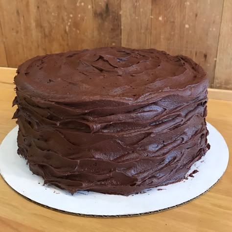 messy look with chocolate frosting Chocolate Frosted Cake, Messy Cake Decoration, Messy Frosting Cake, Chocolate Birthday Cake Simple, Messy Cake, Chocolate Frosted Birthday Cake, Chocolate Cake With Chocolate Icing Birthday Cake, Rustic Chocolate Cake Birthday, 6 Inch Chocolate Cake