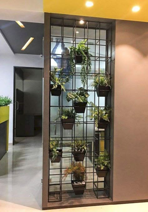 Modern Partition Walls, Modern Partition, Decorative Room Dividers, Partition Designs, نباتات منزلية, Divider Design, Separating Rooms, Office Lobby, Living Room Partition Design