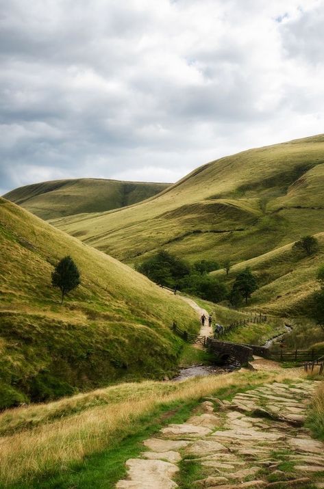 Landscaping On A Hill, Cowboy Like Me, Ireland Landscape, Country Walk, Image Nature, Travel Outdoors, Adventure Photography, Nature Photographs, English Countryside