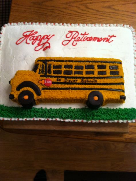 Bus cake. Sheet cake on bottom. Shaped bus cake on top. Wheels, windows, fender and stop sign chocolate. Lines sugar sheets, and light silver dragees. I used star tips 14,18,writers 2, 1, and tip 233 for grass. School Bus Cake, School Bus Birthday, Joshua Birthday, Back To School Party Ideas, School Bus Party, School Traditions, Bus Cake, Energy Bus, School Party Ideas