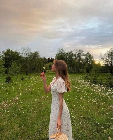 Formal Spring Outfits, Waterfall Picture Ideas, Aesthetic Dress, Nature Dress, Cottagecore Style, Instagram White, Outfits Chic, Model Outfits, Dress Aesthetic