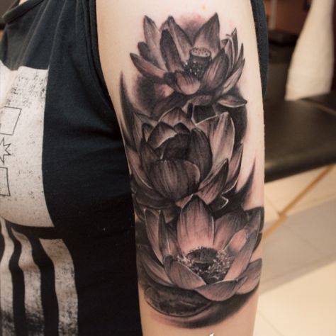 By @alexalvarado_tattooer Done at Santo Cuervo Tattoo. #realismtattoo #realism #lotus #lotuflowers #blackandgreytattoo #blackandgrey #santocuervo #london #vegantattoo #vegan | Sep 18th 2016 | 193279 Watercolour Realism, Lotus Flower Colors, Vegan Tattoo, Dream Catcher Tattoo, London Tattoo, Piercing Studio, Modern Tattoos, Tattoo Cover, Lotus Tattoo