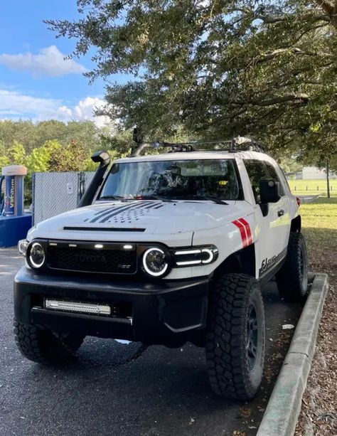 White Fj Cruiser, Lifted Fj Cruiser, Custom Fj Cruiser, Fj Cruiser Interior, Fj Cruiser Mods, Offroad Vehicle, 4x4 Truck, Camaro Zl1, Suv Cars