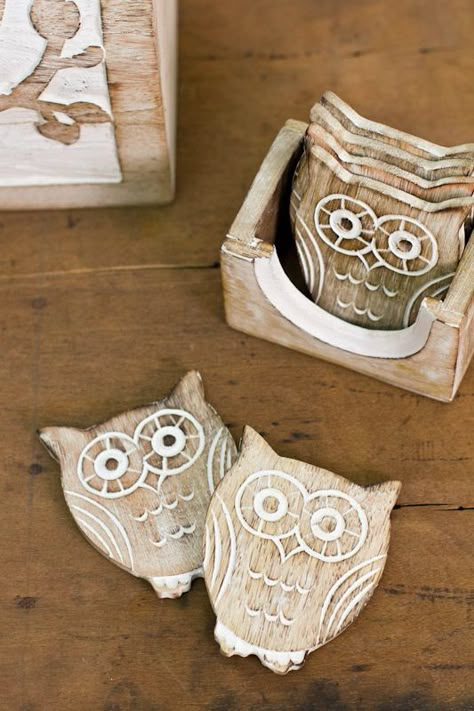 Hand Carved, Whitewashed Owl Coasters - Set of 6. #owls #decor #earthbound Owls Decor, Owl Coasters, Owl Kitchen, Owl Home Decor, Owl Embroidery, Owl Crafts, Owl Decor, Owl Lovers, Owl Art