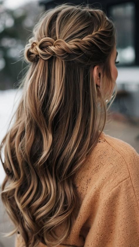 Discover cute, easy, and stylish hoco hairstyles for every hair type, perfect for making your homecoming night unforgettable. Hoco Short Hairstyles, Cute Hairstyles Ideas, Junior Bridesmaid Hair, Aesthetic Royal, Royal Hairstyles, Adorable Hairstyles, Curled Hairstyles For Medium Hair, Rapunzel Wedding