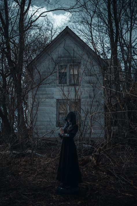 Abandoned Houses Photography, Abandoned Places Photoshoot Model, Senior Picture Ideas Abandoned Building, Haunted House Photoshoot, Abandoned House Photoshoot, Abandoned Building Photoshoot, Haunted Photography, Jonah Kagen, Abandoned Photoshoot