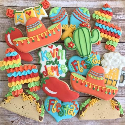 Mexican Decorated Cookies, Fiesta Decorated Cookies, Mexican Themed Cookies, Cristiano Birthday, Fiesta Cookies Decorated, Taco Cookies Decorated, Three Esta Cookies, Mexican Theme Cookies, Sombrero Cookies Decorated