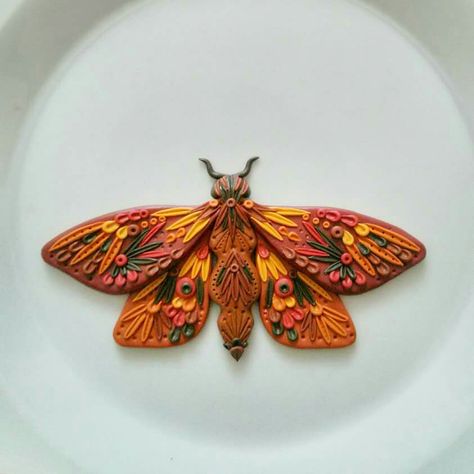 Polymer Clay Moth, Clay Moth, Polymer Clay Halloween, Polymer Inspiration, Clay Fairies, Brooch Diy, Polymer Clay Diy, Polymer Clay Canes, Polymer Crafts