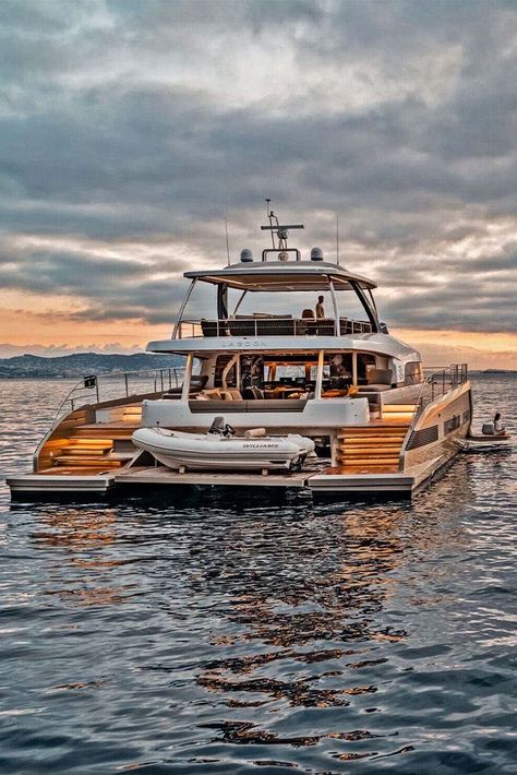 Small Luxury Yachts, Luxury Pontoon Boats, Luxury Sailing Yachts, Yachts Girl, Yatch Boat, Big Yachts, Catamaran Yacht, Small Yachts, Interior Luxury