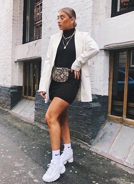 Fila Disruptor Outfit, Fashion With Sneakers, Chunky Clothes, Sneakers With Dresses, Fila Disruptor 2, Fila Outfit, Fila Disruptor Ii, Outfit Pictures, Fila Sneakers