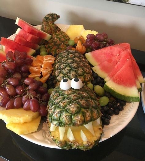 Jungle Fruit Display, Animals Made From Fruit And Veg, Alligator Fruit Tray, Gator Graduation Party, Cross Fruit Tray, Safari Fruit Tray, Animal Fruit Tray, Lizard Birthday Party, New Orleans Birthday