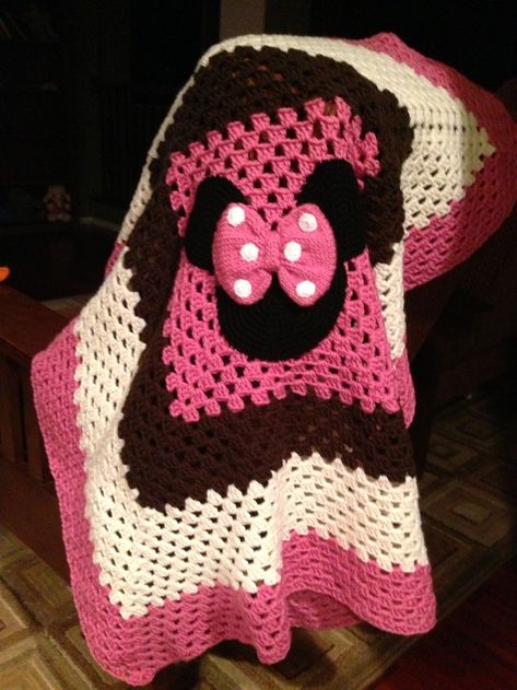 minnie mouse crochet patterns | My Crochet Minnie Mouse baby blanket | Crafts/DIY Minnie Mouse Crochet, Crochet Minnie Mouse, Minnie Mouse Blanket, Blanket Inspiration, Crochet Mickey Mouse, Mouse Crochet, Minnie Mouse Baby, Crocheted Blanket, Crochet Disney