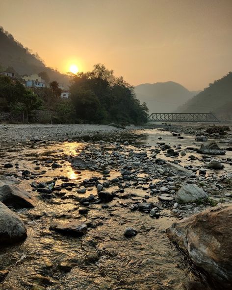 Cool and peaceful place at Rishikesh Ganga #rishikesh #ganga #sunrise #coolmorning Haridwar Snapchat Story, Rishikesh Photography, Rishikesh Ganga, Indian Tourism, Earth Beauty, Album Artwork Cover Art, Quit My Job, Peaceful Place, I Quit My Job