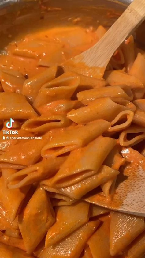 Alla Vodka Pasta, Penne Alla Vodka, Pasta Easy, Vodka Pasta, Alla Vodka, Food Videos Cooking, Wooden Spoon, Breakfast Casserole, Food Obsession