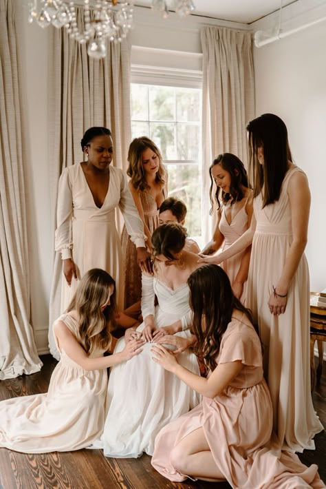 Bride And Bridesmaid Pictures, Wedding Party Poses, Prayer Circle, Wedding Photo List, Bridesmaid Poses, Wedding Prayer, Bridesmaid Pictures, Wedding Shot List, Blush Pink Dress