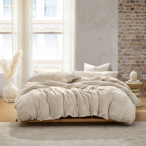 Inspired by pure overindulgence from your bedding. Designed around the concept of over-the-top comfort, Thicker Than Thick® combines every element you would want in a comforter. Fluffy Duvet Insert, Oversized King Comforter, Comforters And Bedding, Oversized Comforter, California King Duvet Cover, Make French Toast, Bedroom Vibes, Bed Dimensions, California King Bedding