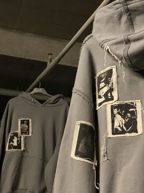 Hoodies Patchwork, Gorpcore Hoodie, Art On Clothes, Reworked Clothes, Patchwork Hoodie, Alt Clothes, Aesthetic Content, Concept Clothing, Mode Inspo