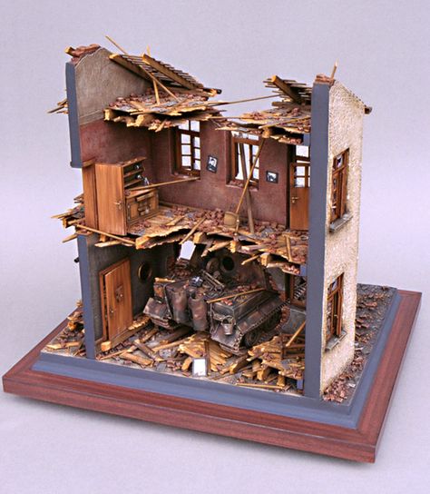 Scale Model Building, Break Wall, A Level Art Sketchbook, Building Painting, Monster House, Wargaming Terrain, Military Modelling, Military Diorama, Model Paint