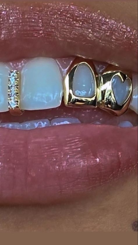 If im doing gold pull outs .. I want these Grills On Black Women, Grillz Inspiration, Women Grillz Gold, Grillz Black Female, Grillz For Females, K9 Grillz, Female Grills, Girl Grillz Aesthetic, Girl Grillz Gold Grill