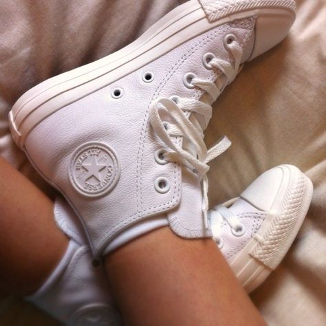 All White Converse, Birthday Bingo, White Leather Converse, 2024 Fits, Leather Converse, Girls Converse, 23rd Birthday, Ginger Girls, Converse White