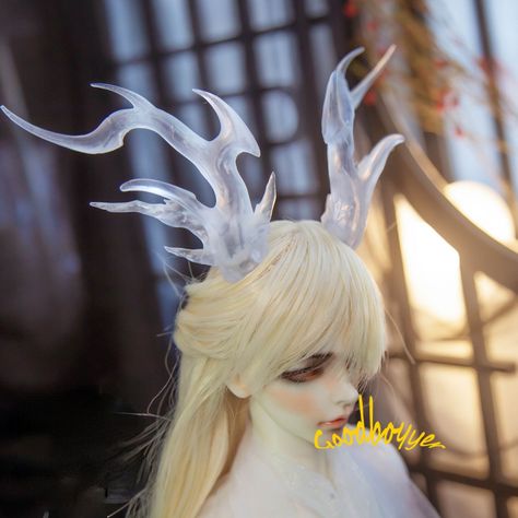 Dollmore 1/6 1/4 1/3&Uncle BJD Headwear Translucent Resin Dragon Horns Accessory | eBay Dragon Horn Designs, Horn Jewelry Tiefling, Dragon Horns Reference, Dragon Inspired Outfits, Crown With Horns, Horn Reference, Horns Reference, Vampire Mermaid, Snow Goddess